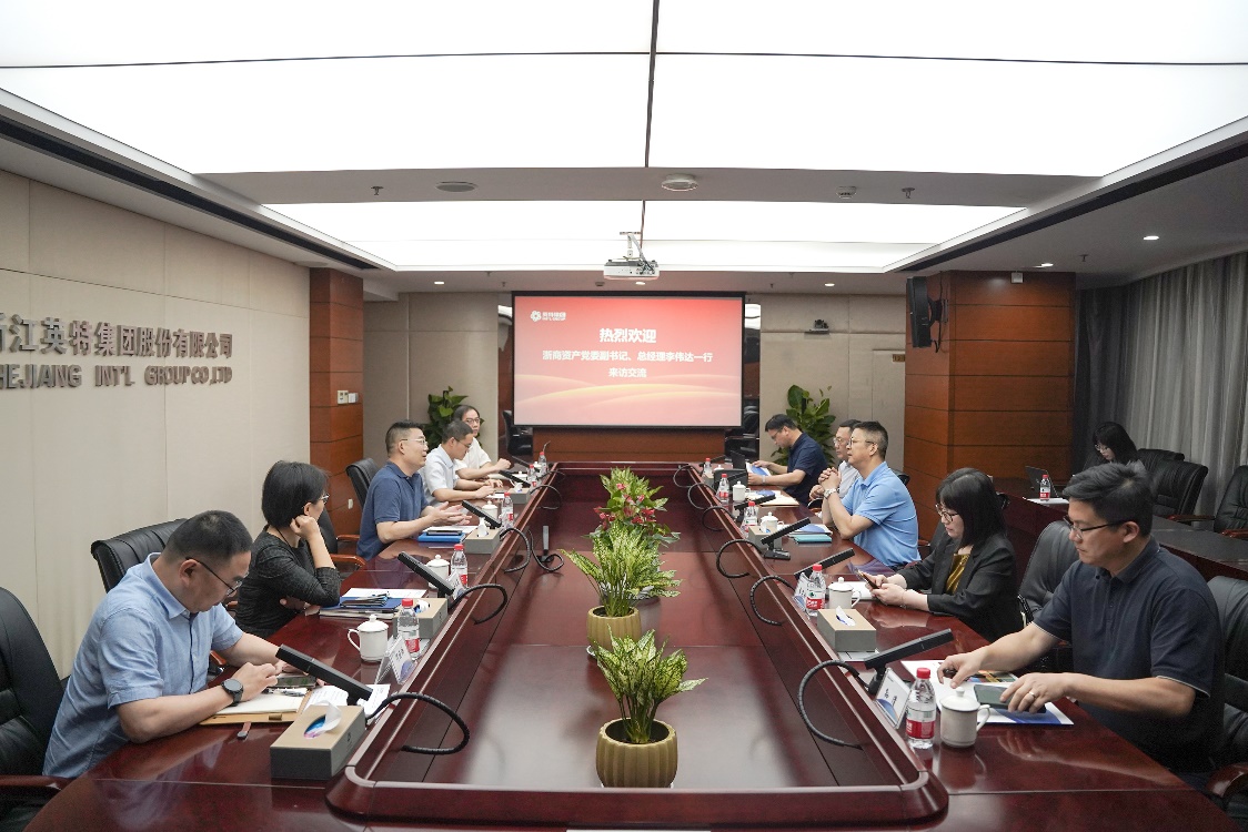 浙商资产党委副书记、总司理李伟达一行来九游会J9集团走访交流